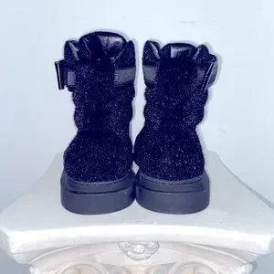 D.Gnak by Kang.D | Shoes | Dgnak By Kangd Synthetic Fur  display picture 2